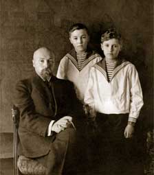 N. Roerich with his sons. 1914 – 1915